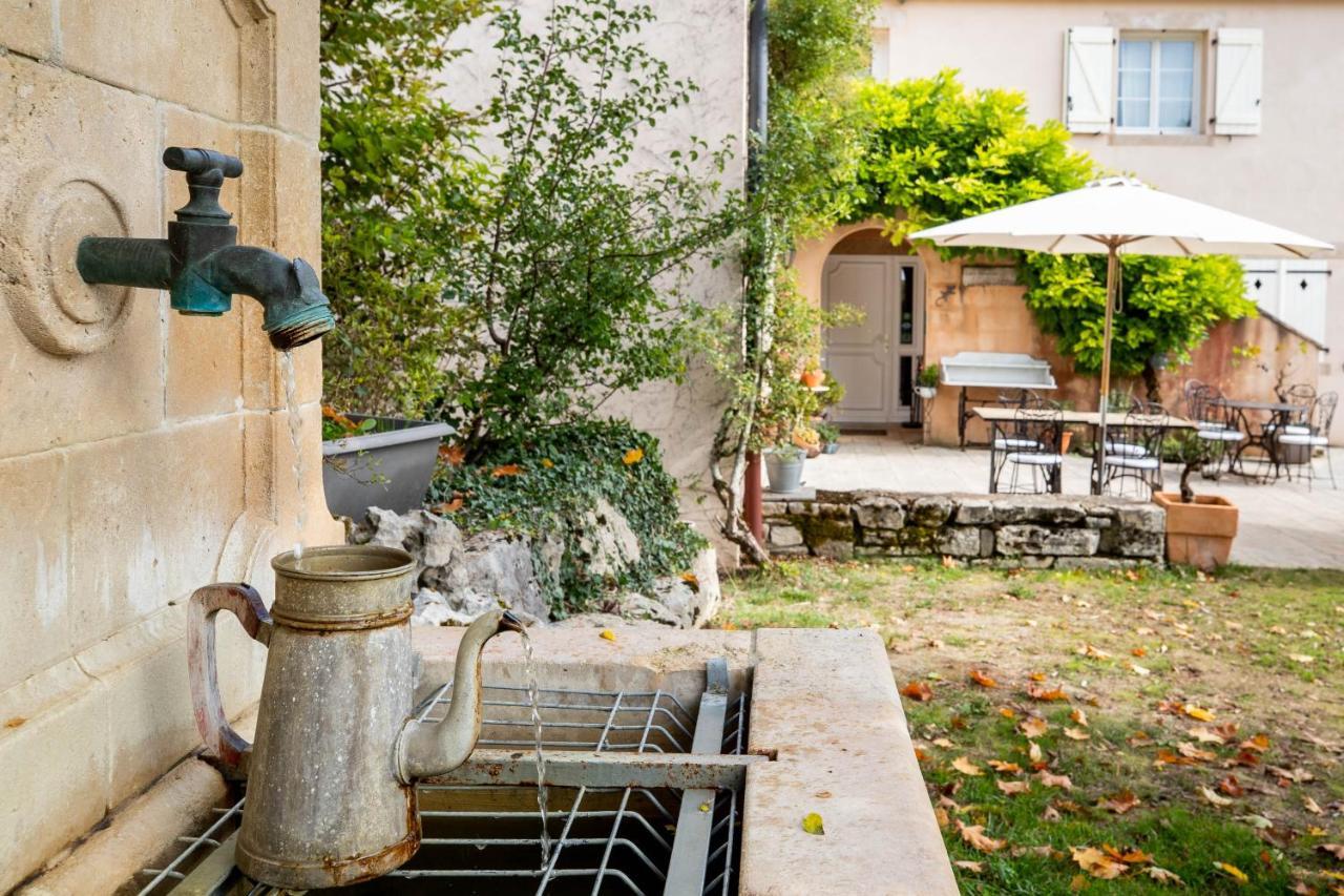 Domaine De La Combotte Bed and Breakfast Nantoux Εξωτερικό φωτογραφία