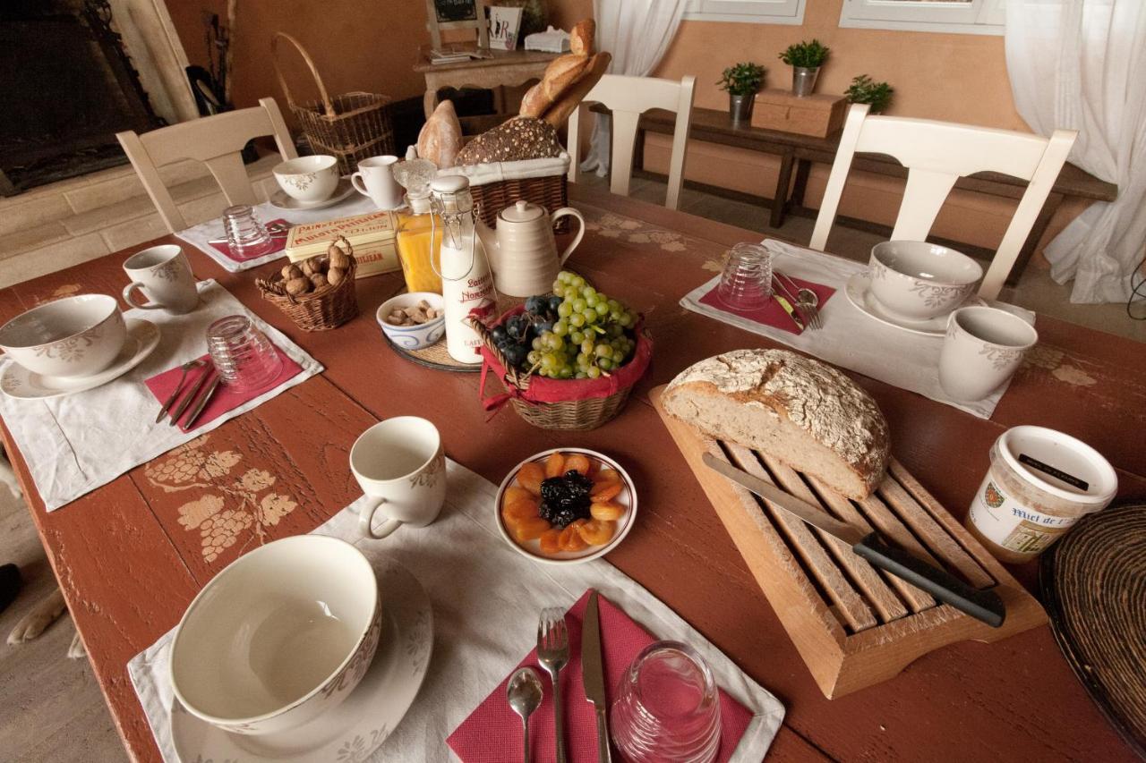 Domaine De La Combotte Bed and Breakfast Nantoux Εξωτερικό φωτογραφία